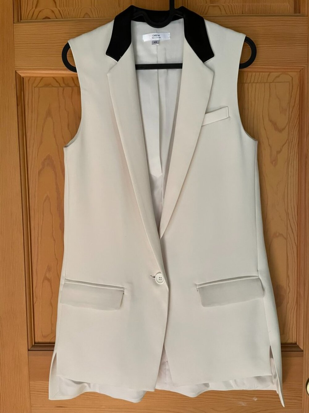 Drew Sleeveless Blazer Vest with Leather Collar